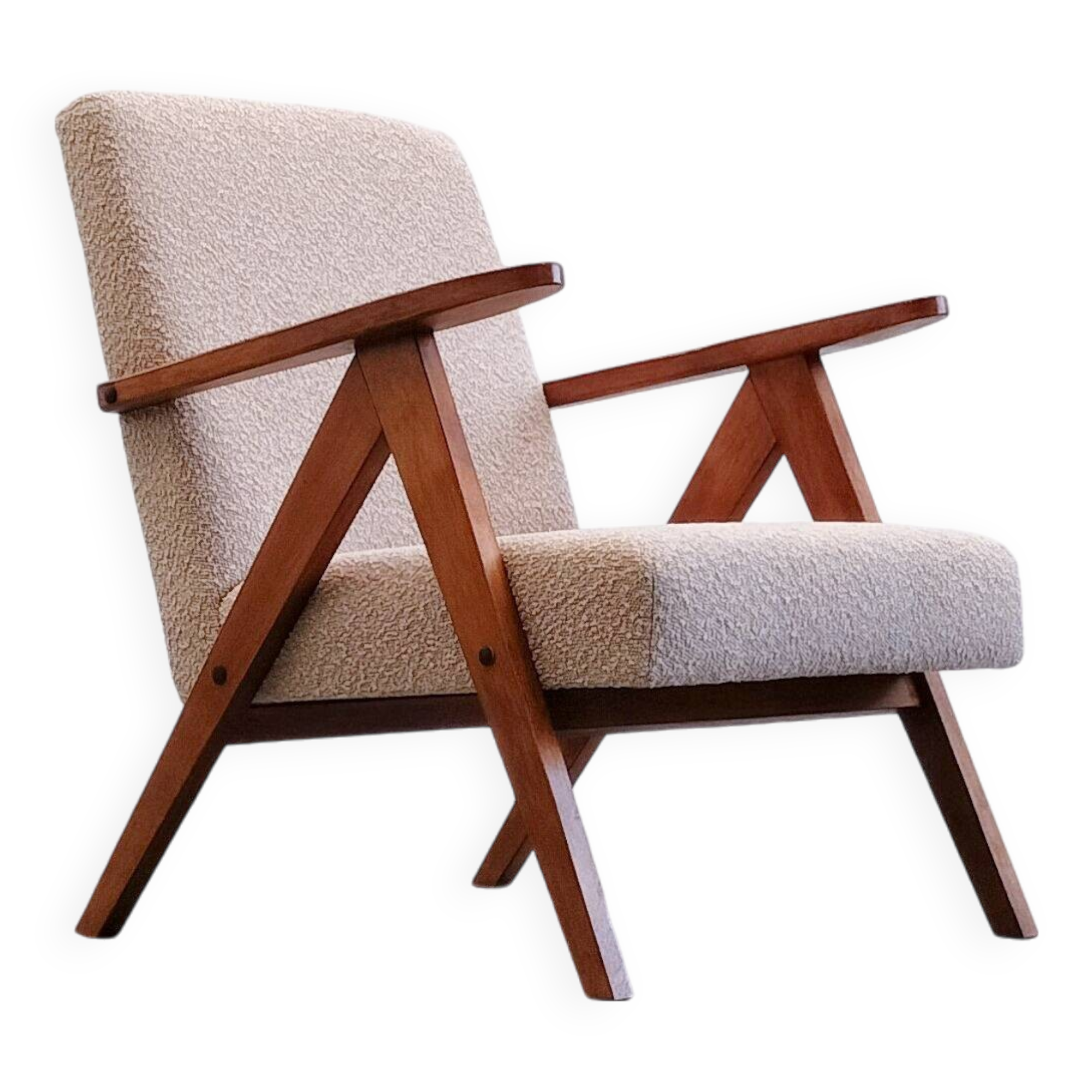 Mid Century Easy Chair Model B - 310 Var in Beige Boucle
