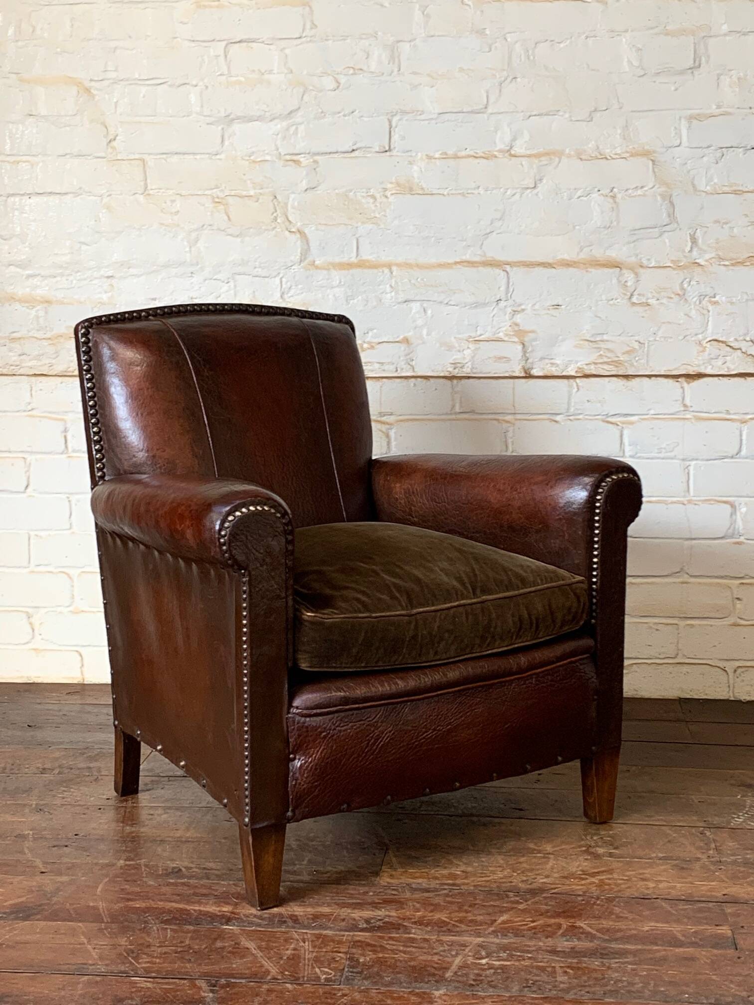 Fauteuil en cuir français, modèle Normandy, vers les années 1920
