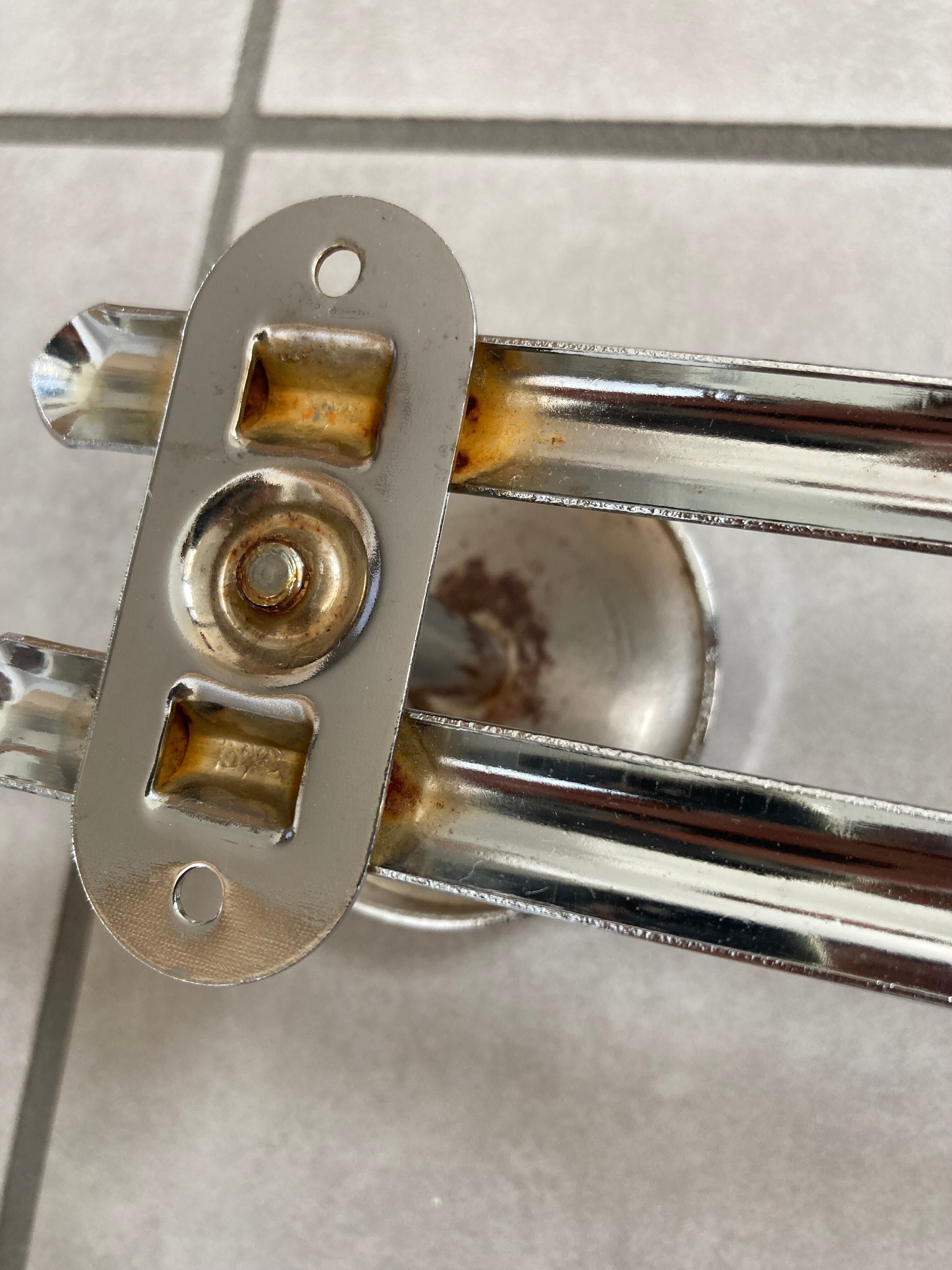 Vintage hook chrome 3 supports