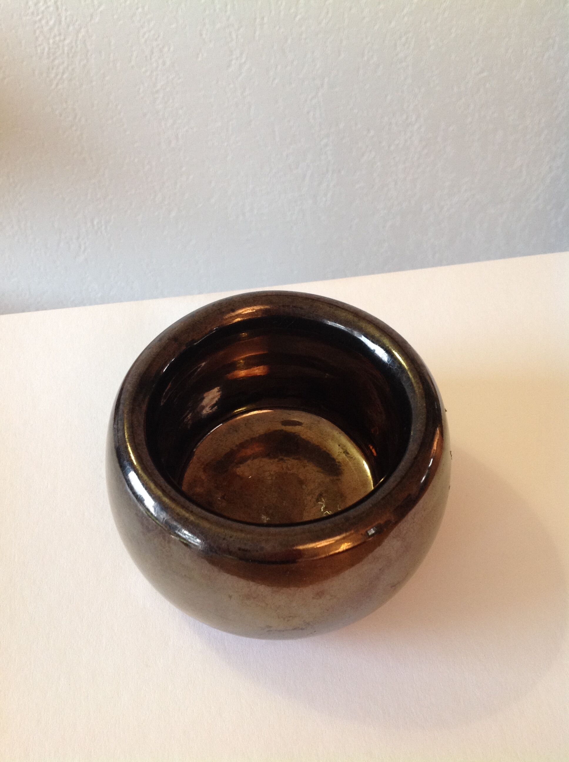 Empty pocket enamelled ceramic