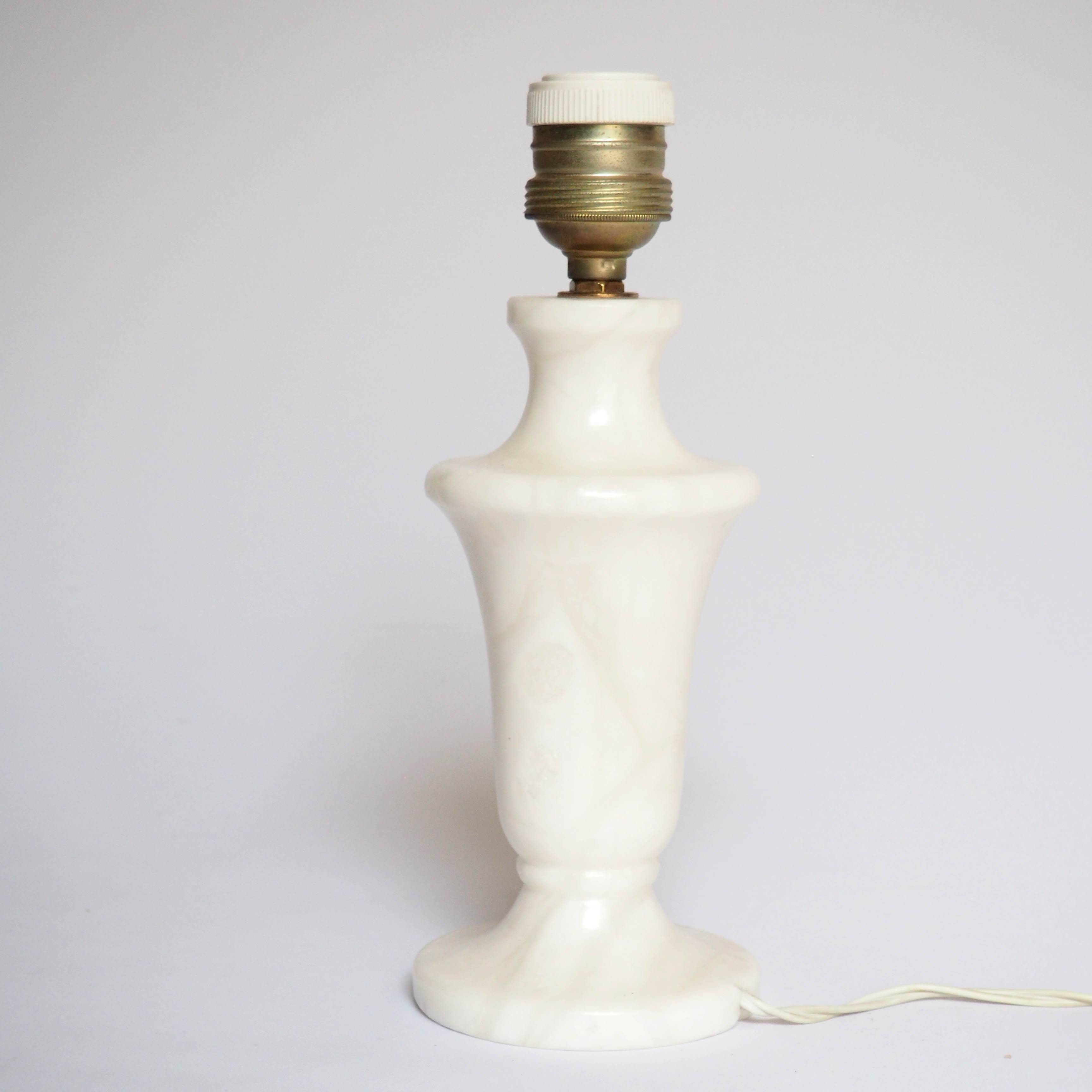 White alabaster lamp base