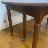 Oval table with 6 legs, 3 extensions, 12 people