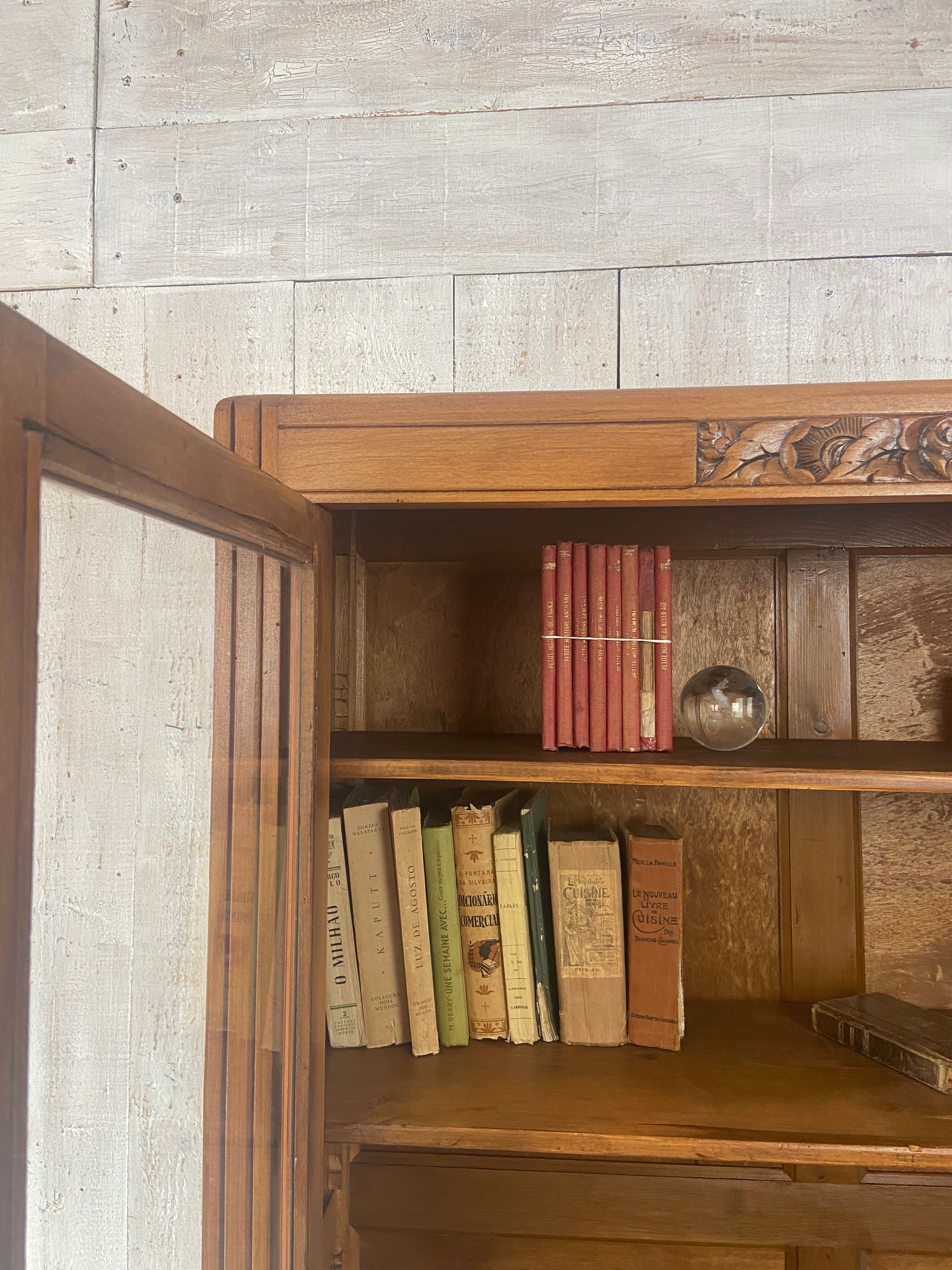 Vintage library/shelf