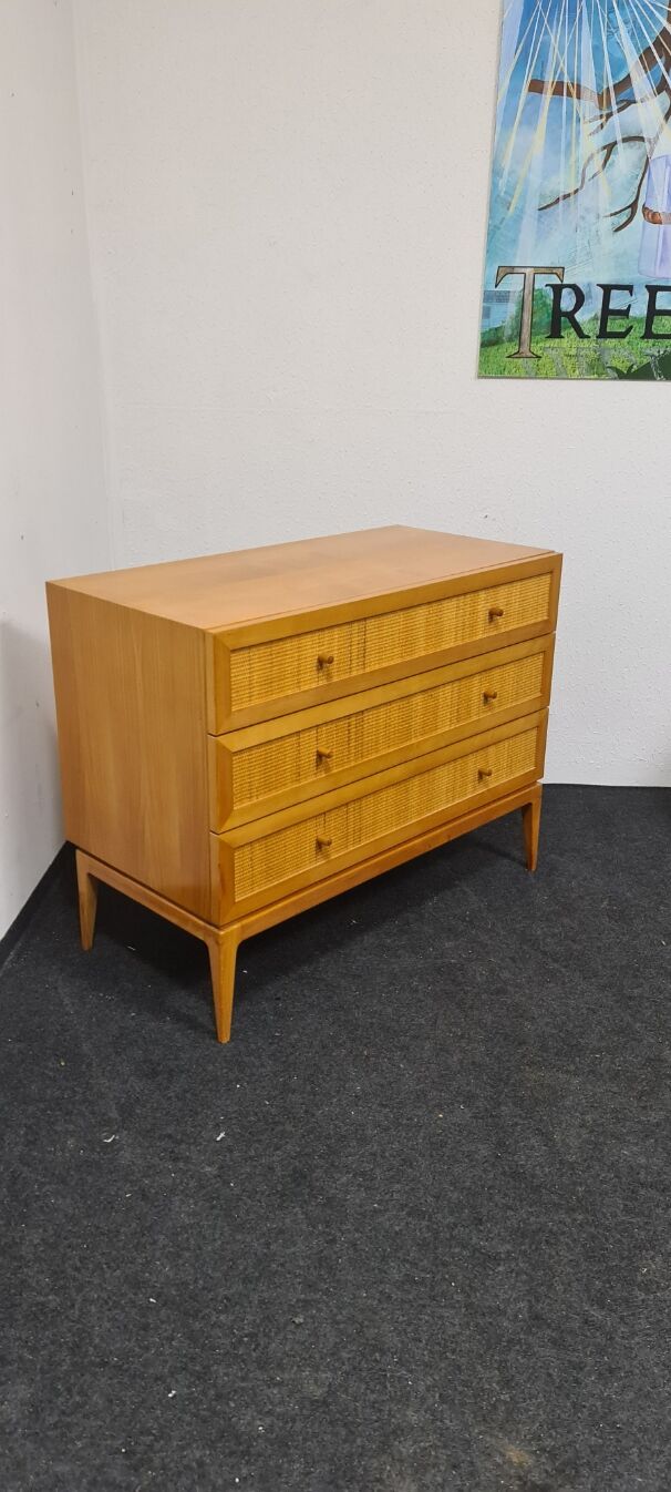 Vintage chest of drawers