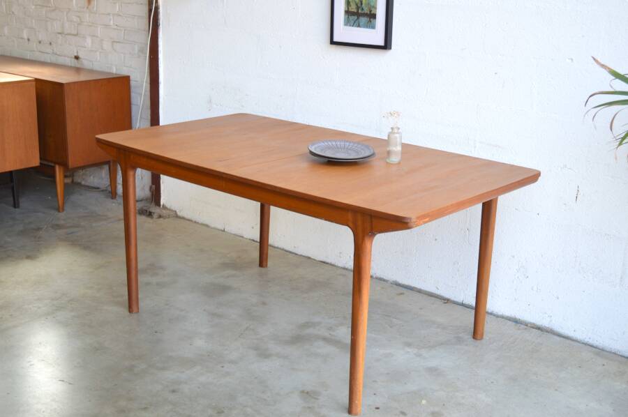 Table par McIntosh – double rallonges papillons 160cm