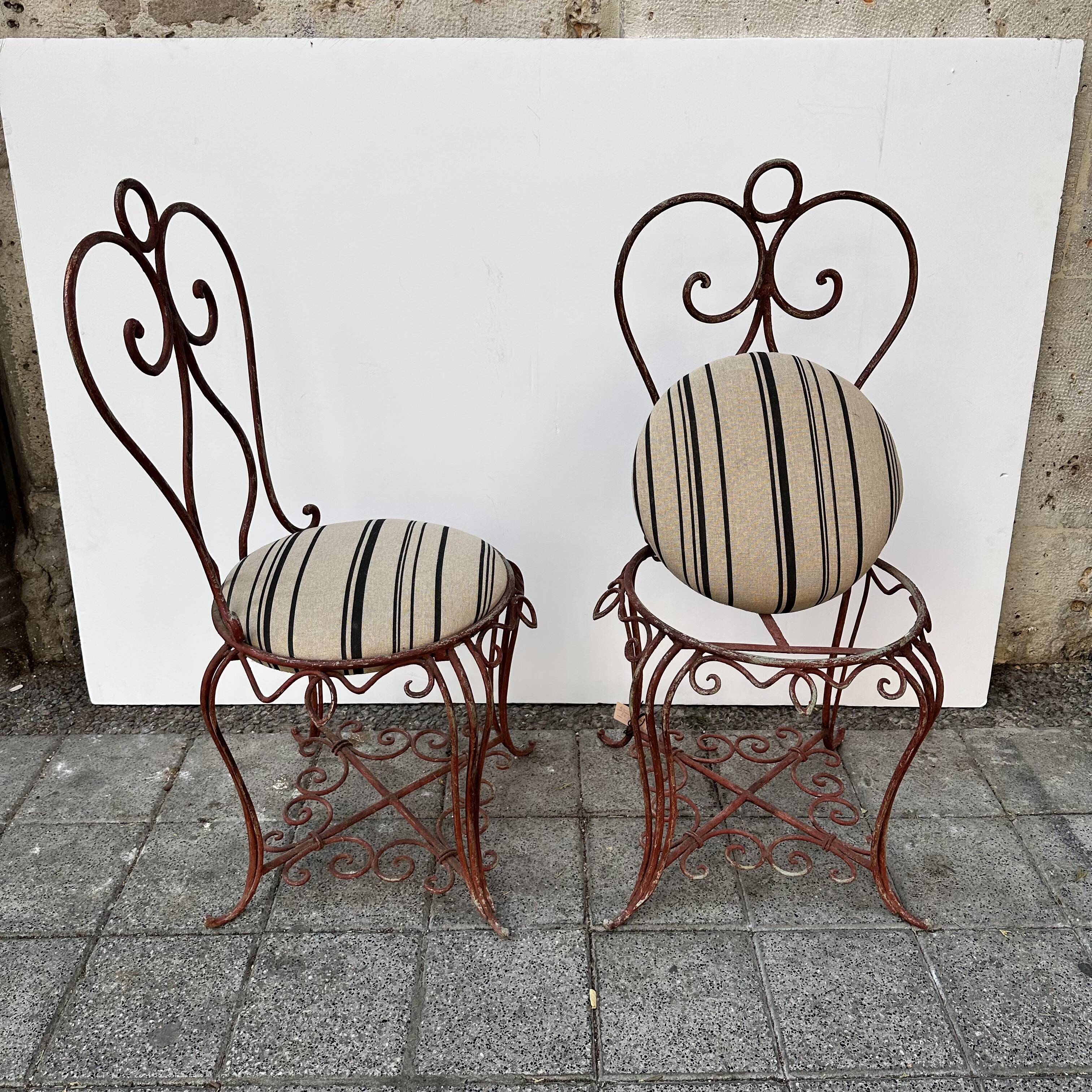Pair of wrought iron chairs, Art Nouveau, early 20th century – France