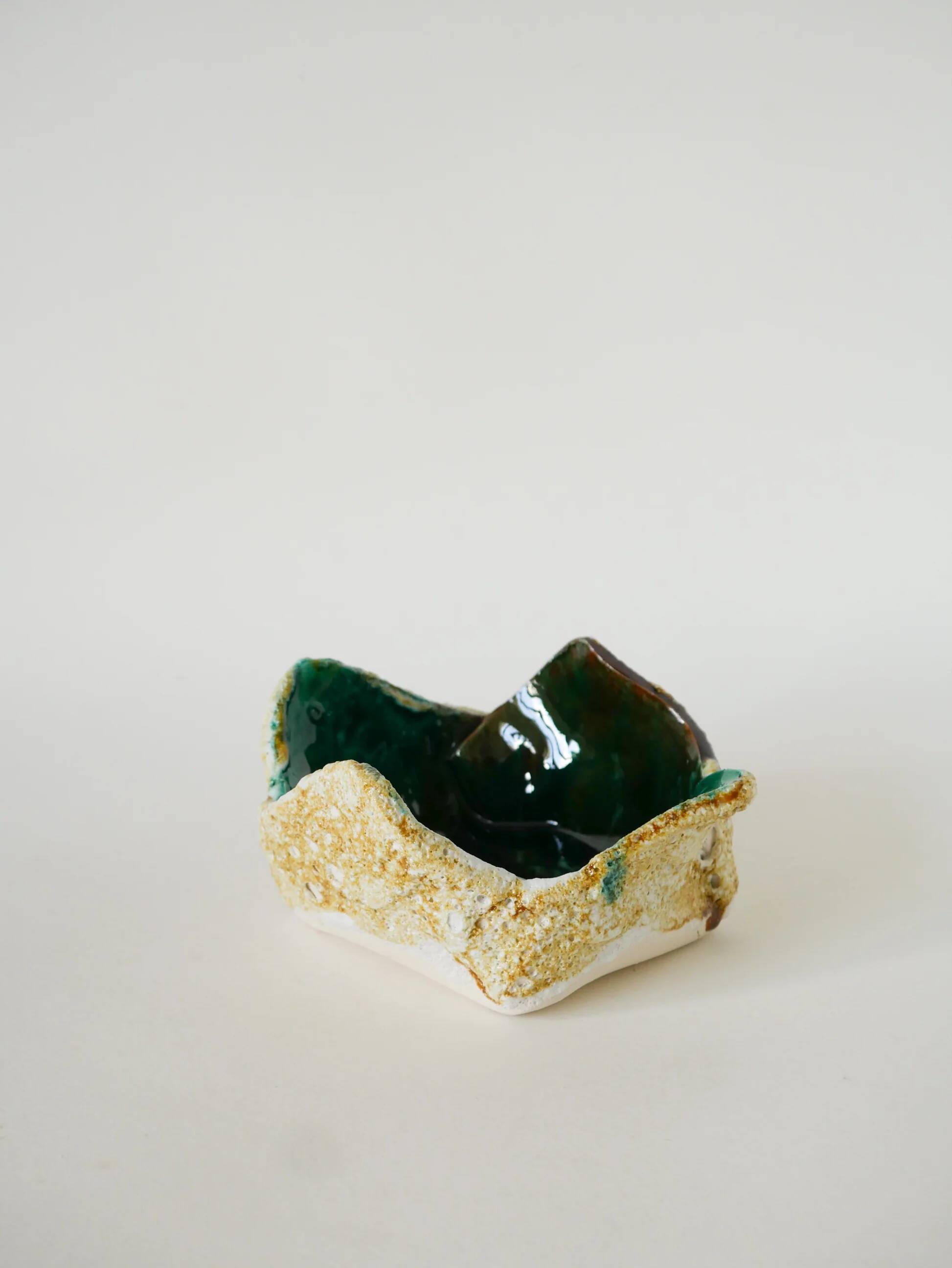 Ashtray in Fat Lava, flower neckline, yellow and green, 1970 - 15 x 7 cm