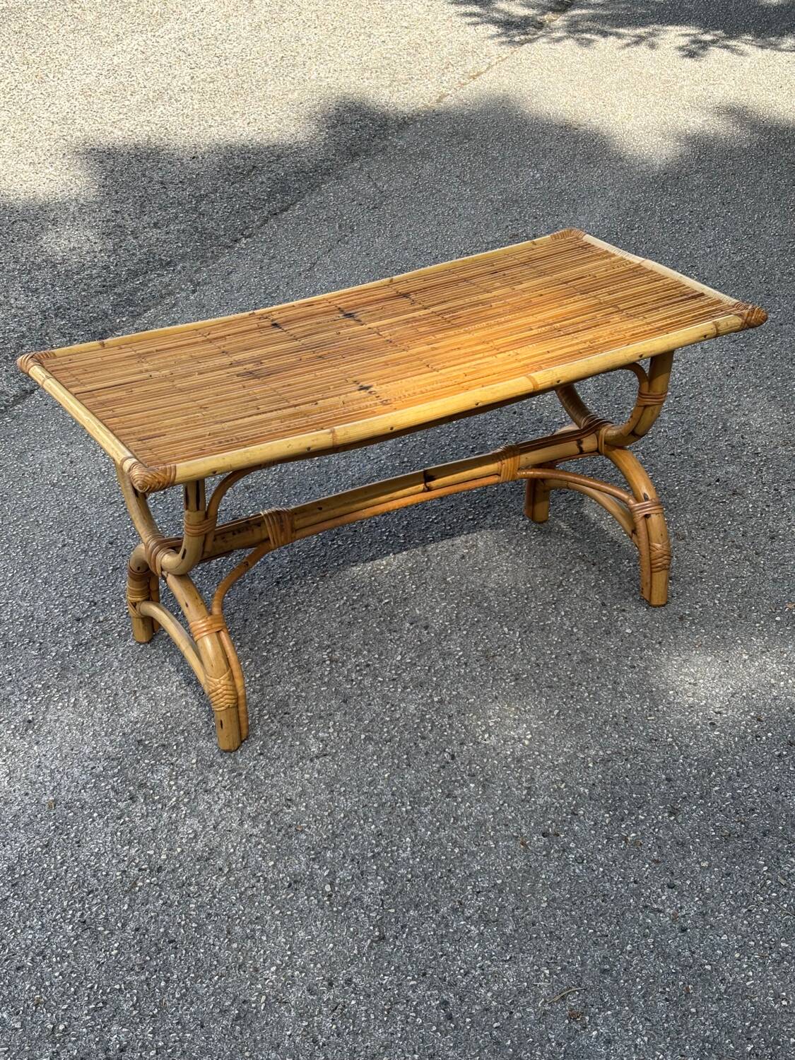 Table basse en bambou et rotin 1960