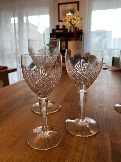 Lot of 9 crystal glasses