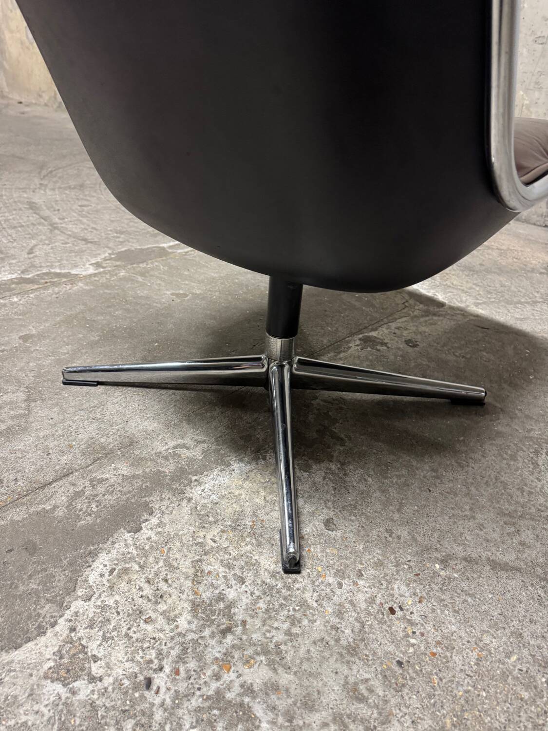 Armchair by Charles Pollock for Knoll, 1970s