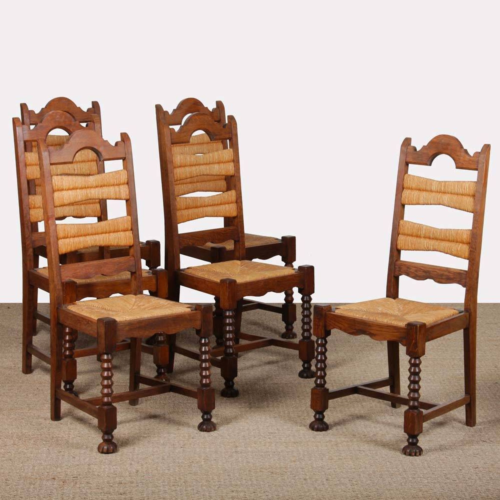 Set of 6 rush-seated chairs in solid oak, 1940.