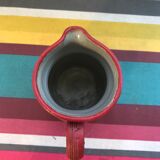 Ancien pichet en grès rouge et intérieur gris avec anse décorative de cuisine vintage