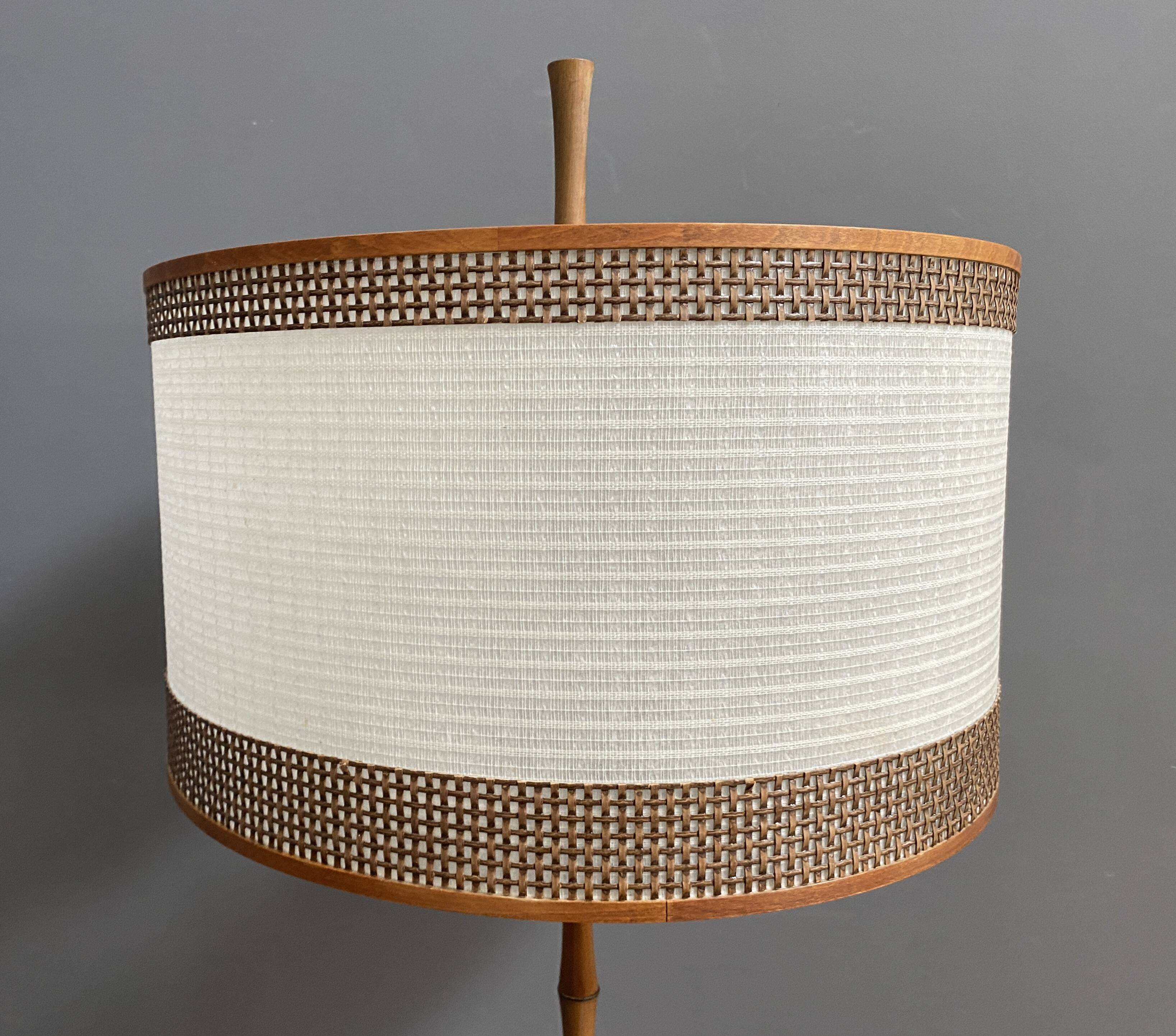 Bamboo-look floor lamp with large white shade