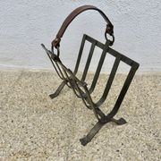 Porte revue en acier brut et cuir, dans le style de Jacques Adnet