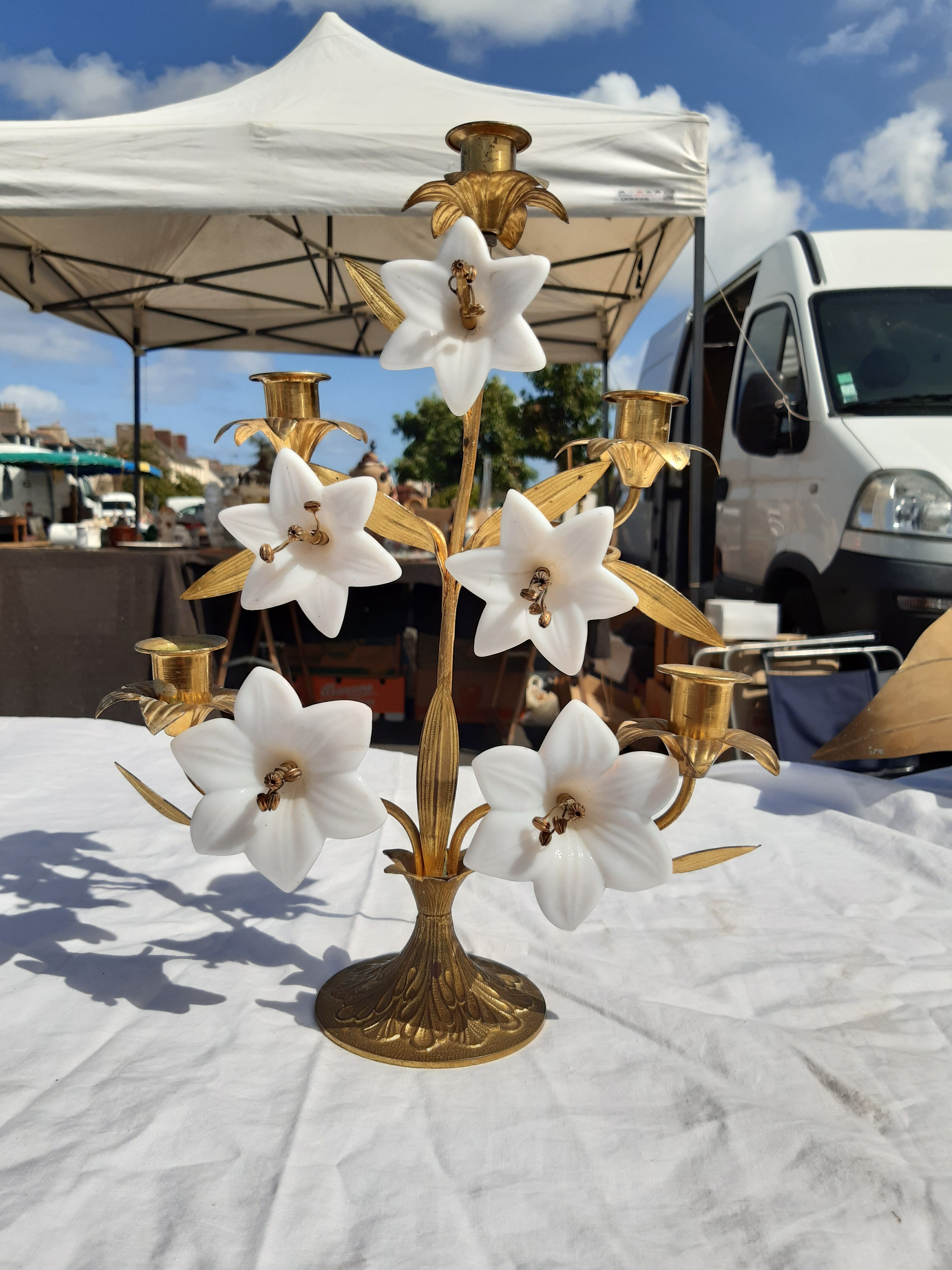 5 metal candles and opaline flower