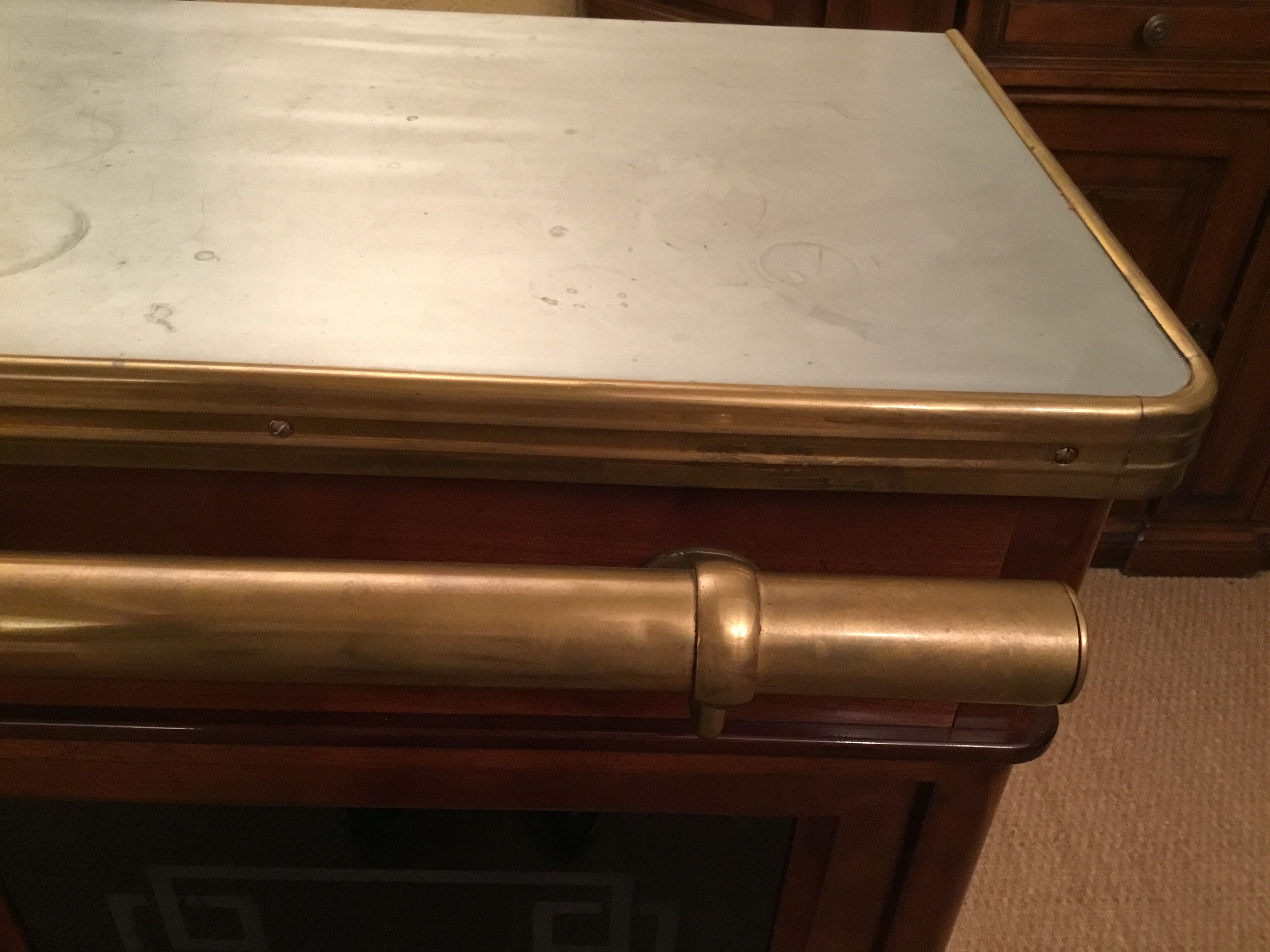 Bar in wood and zinc + stool