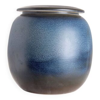 Blue round stool jar