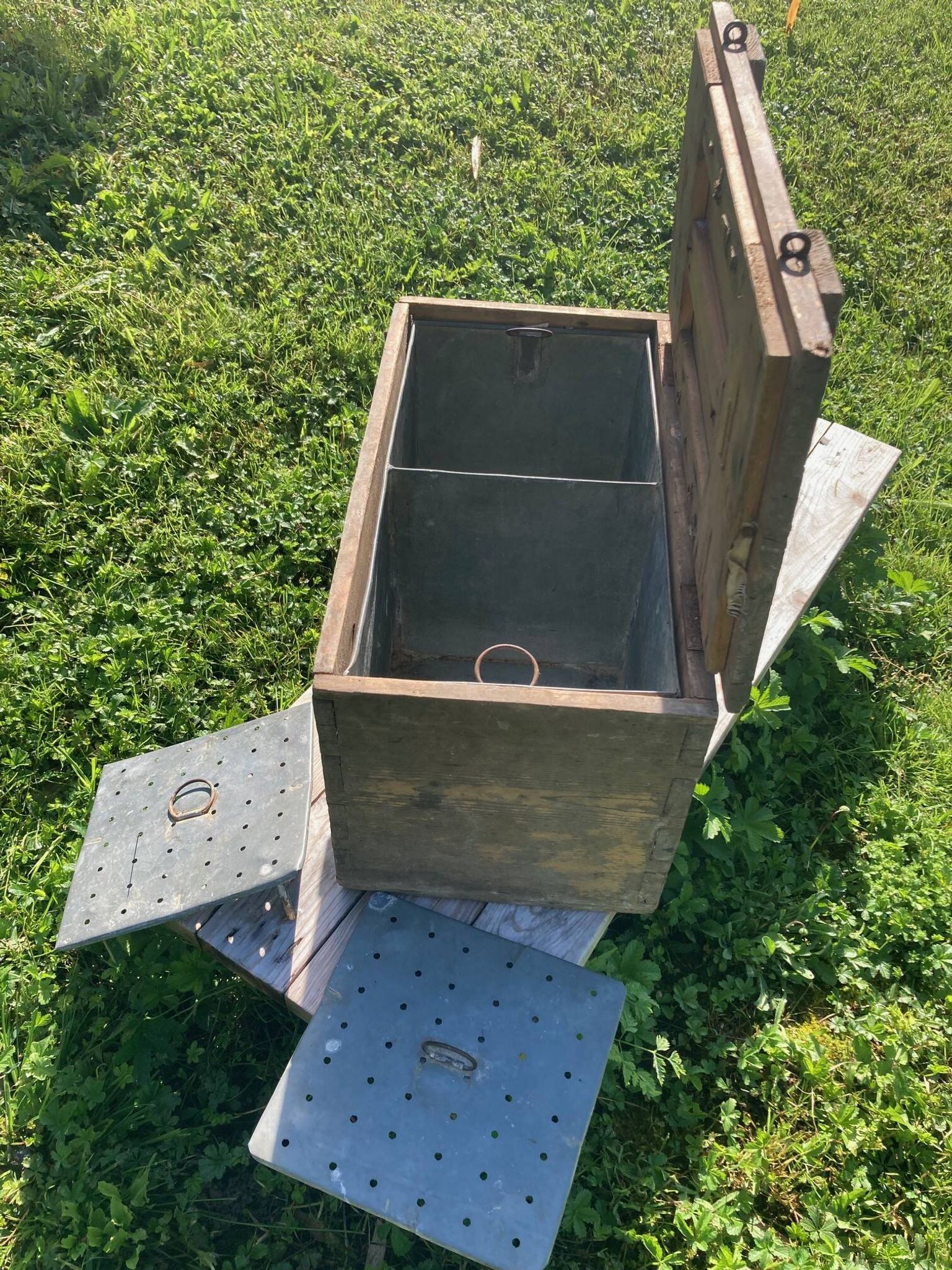 Old wooden and zinc crate, with handles. 1900, heating system