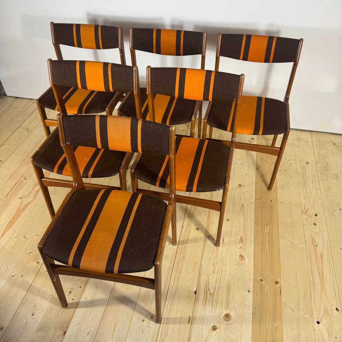 Set of 6 vintage chairs attributed to Erik Buch – Denmark, 1960s