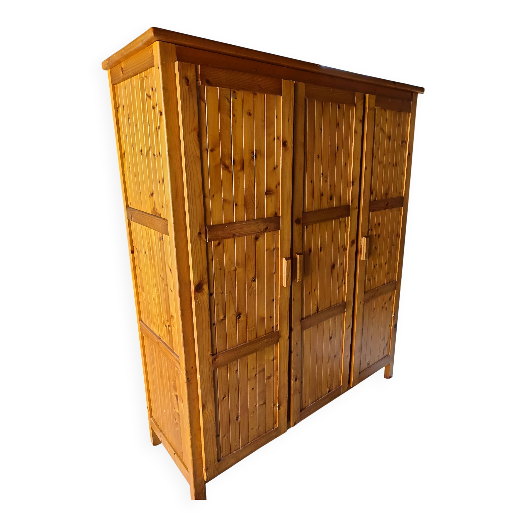 Armoire en pin