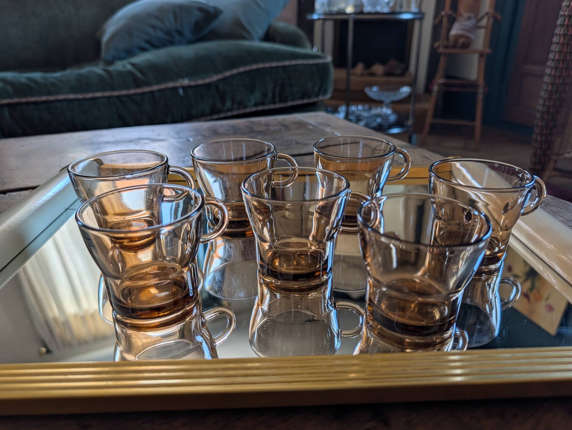 7 smoked cups – amber brown, 70s spirit