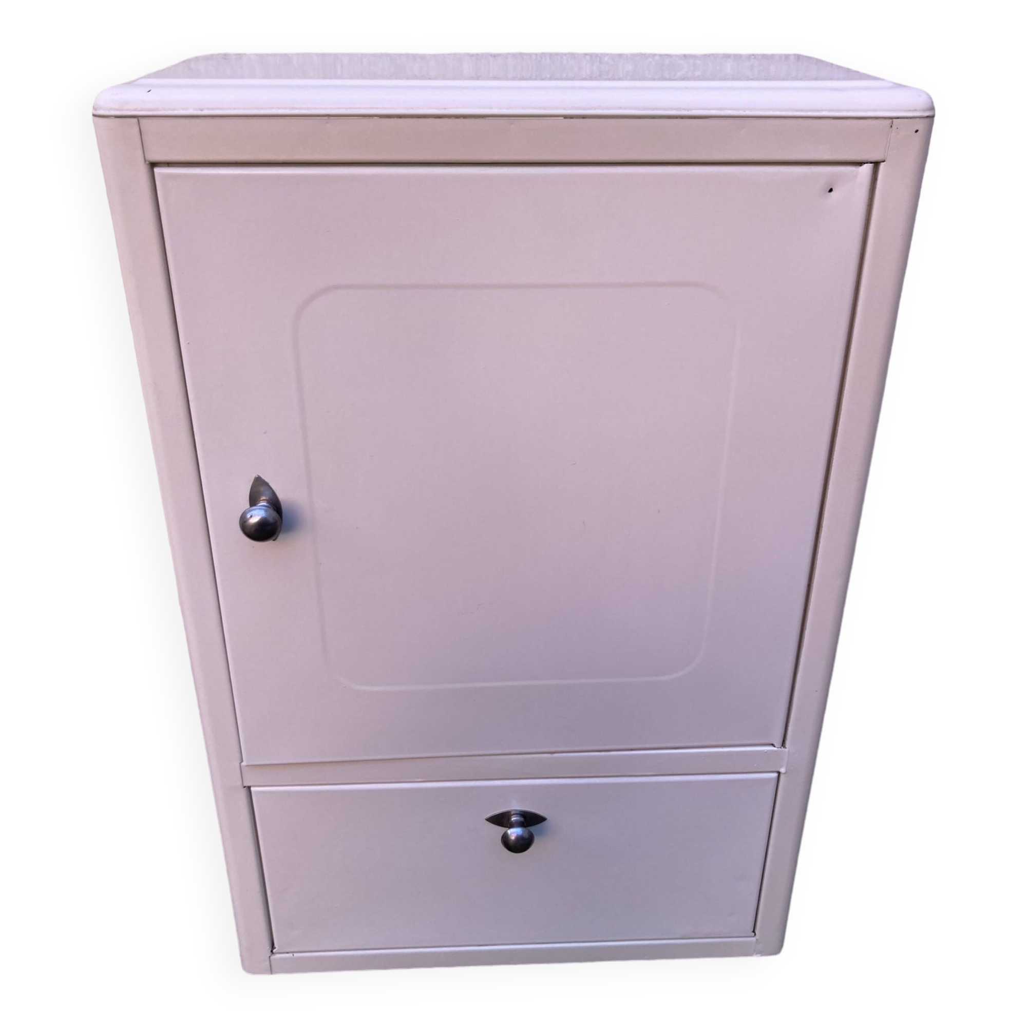 Metal medicine cabinet