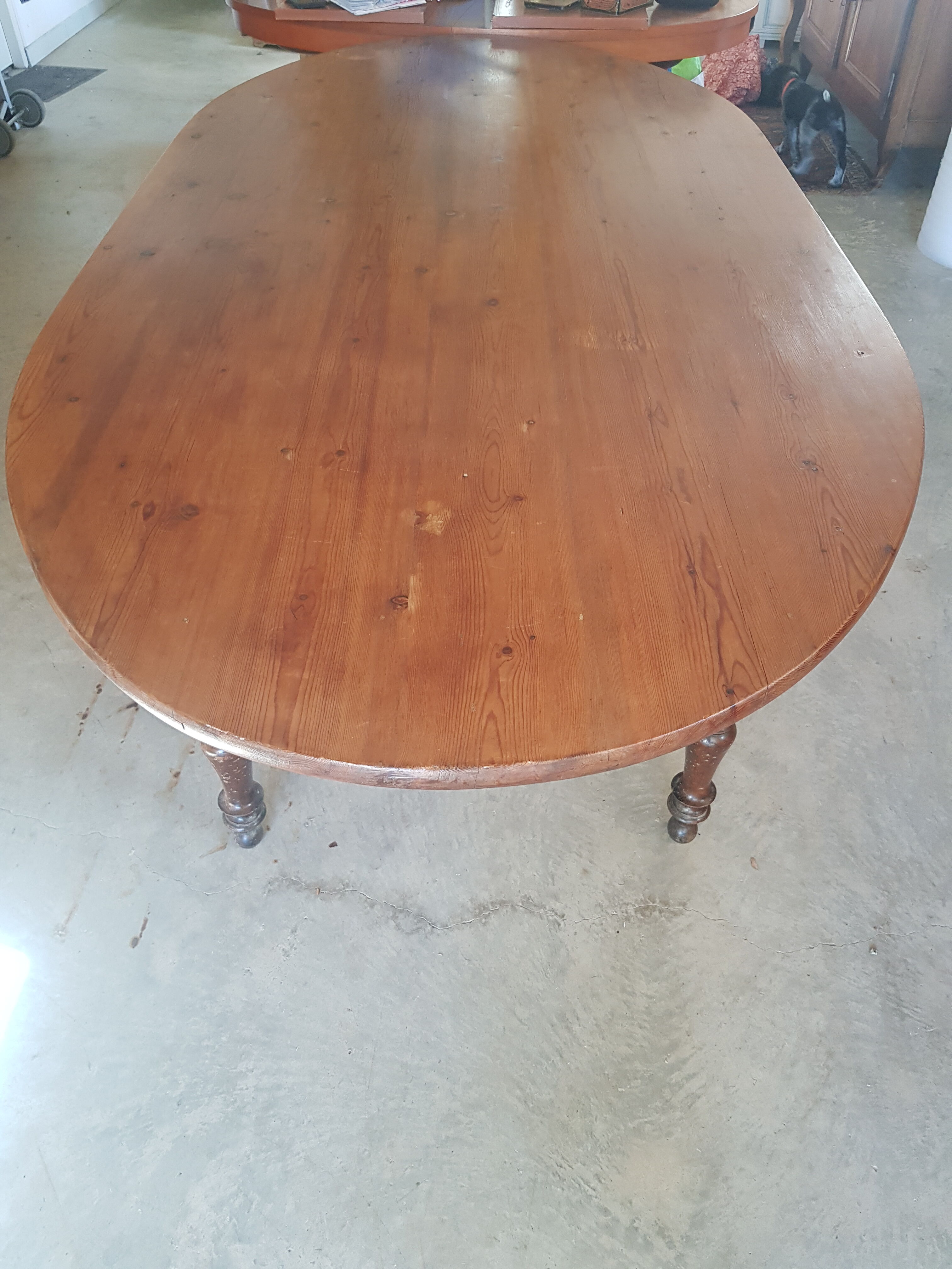 Oval farm table