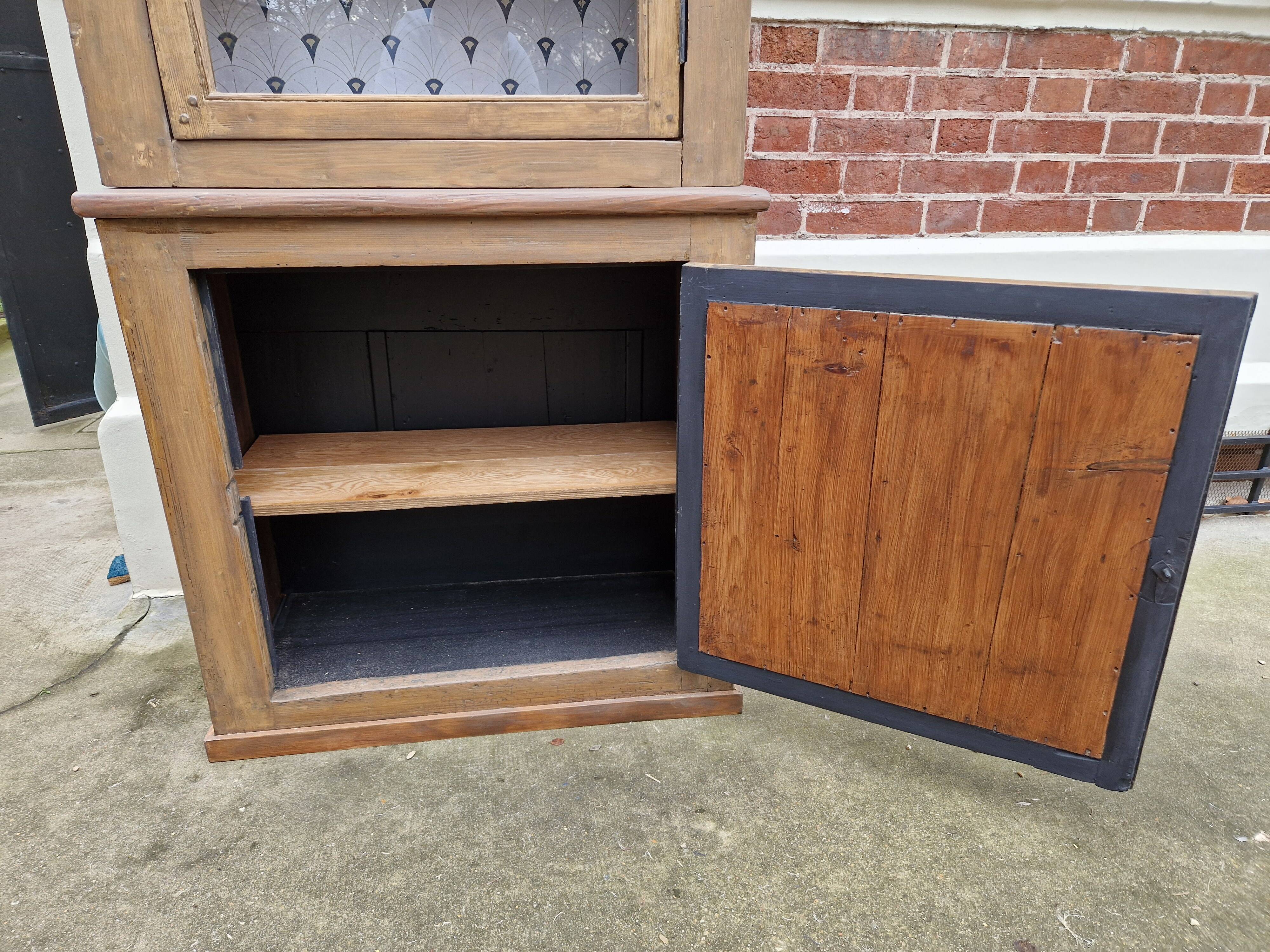 Vitrine, vaisselier  vintage