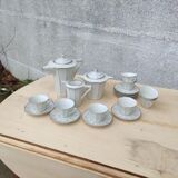 Coffee maker and cups