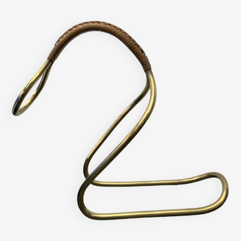 Porte bouteille en laiton et rotin, design autrichien Carl Auböck, 1950