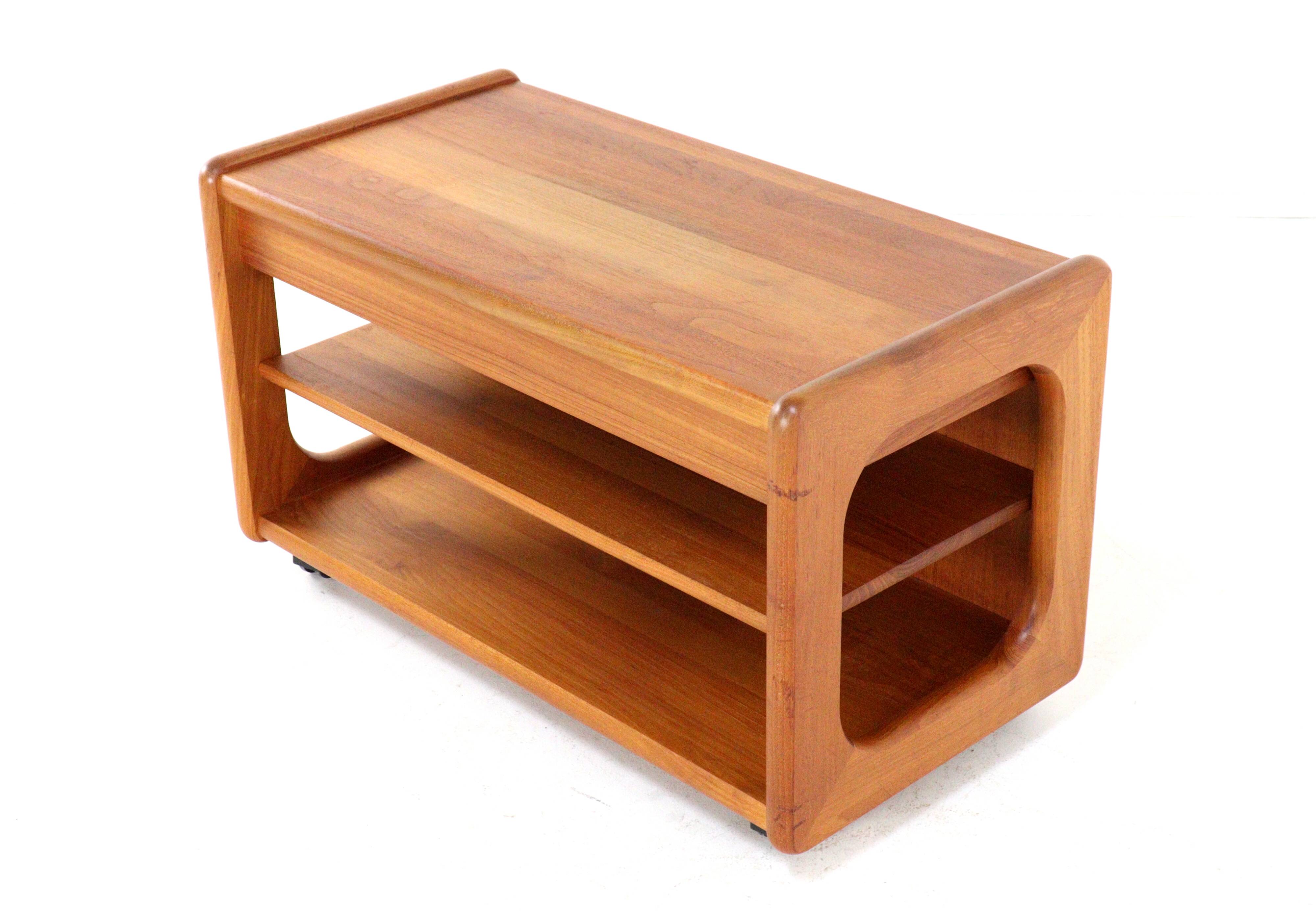 Desserte, table d'appoint vintage en teck sur roulettes, Danemark