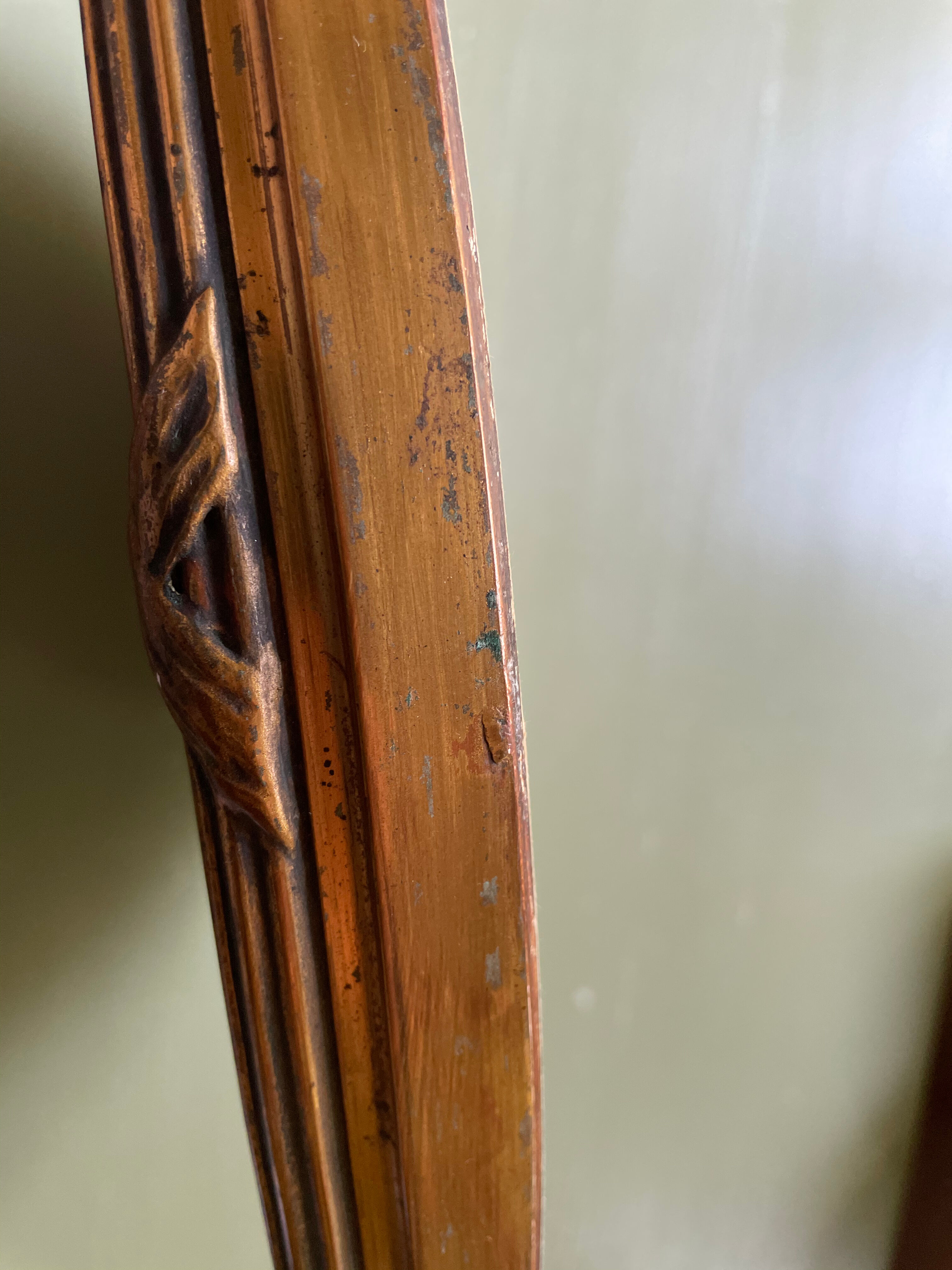 Louis XVI knot oval frame