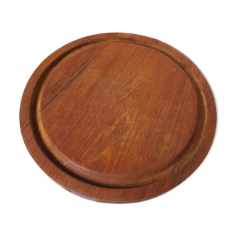 Round wooden cutting board