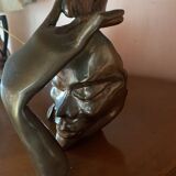 Sculpture en bronze intitulee meditation de Yves Lohe