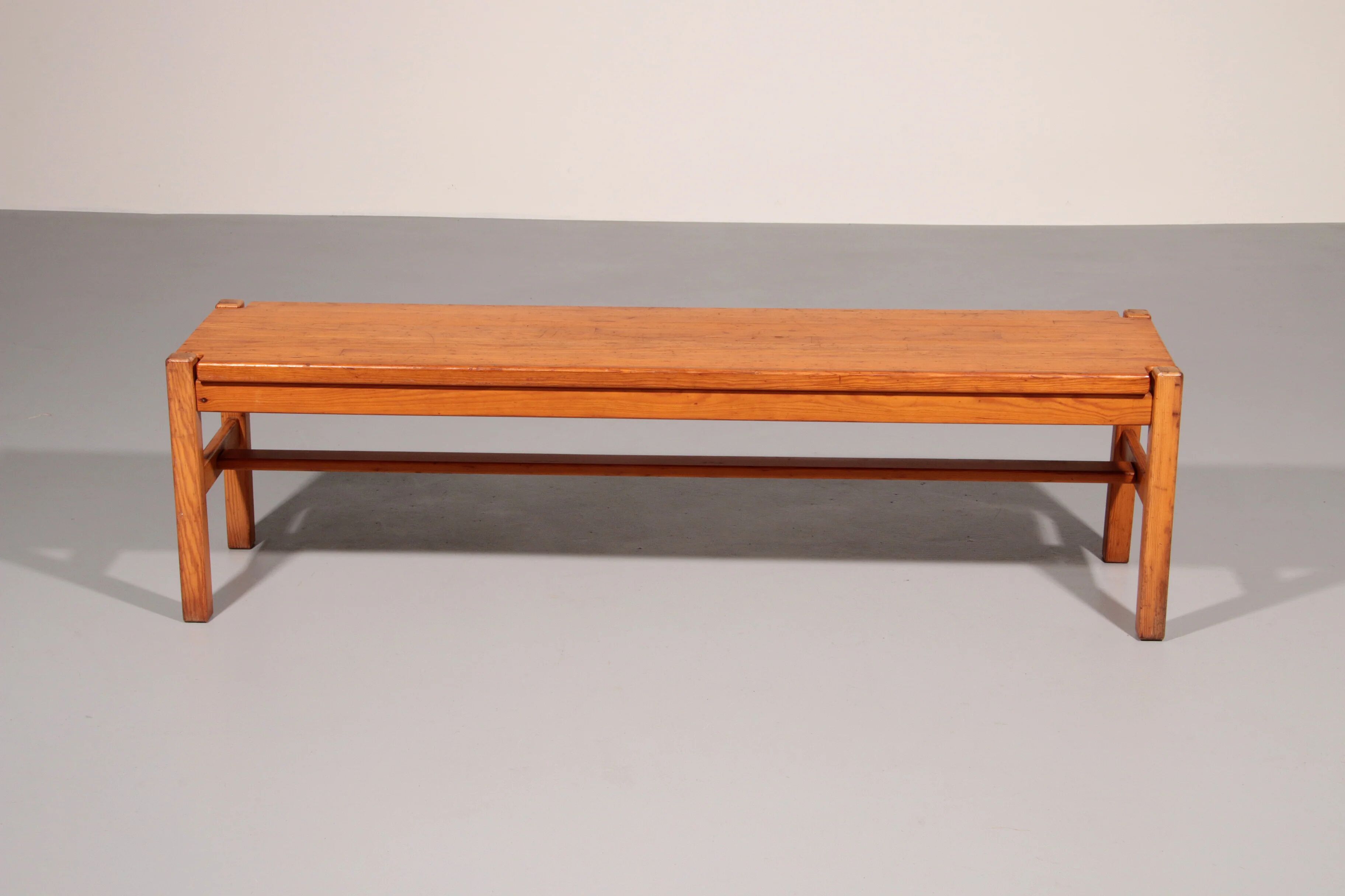 Banc en pin Ilmari Tapiovaara fabriqué en Scandinavie, 1960