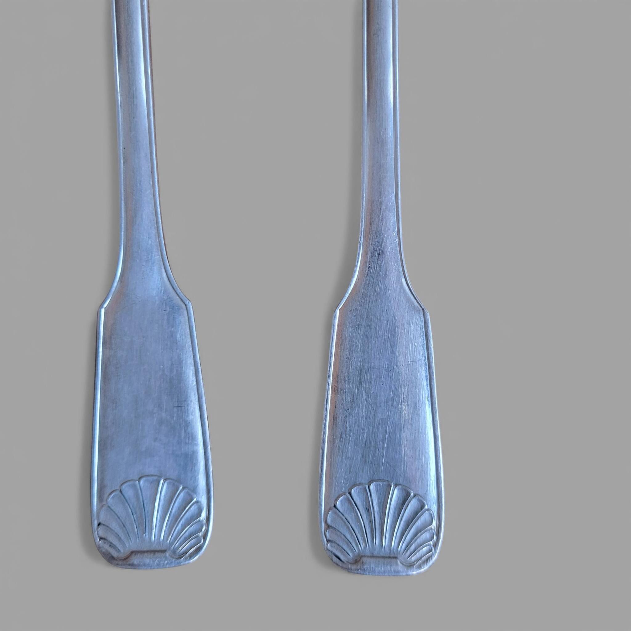 Silver-plated metal serving cutlery