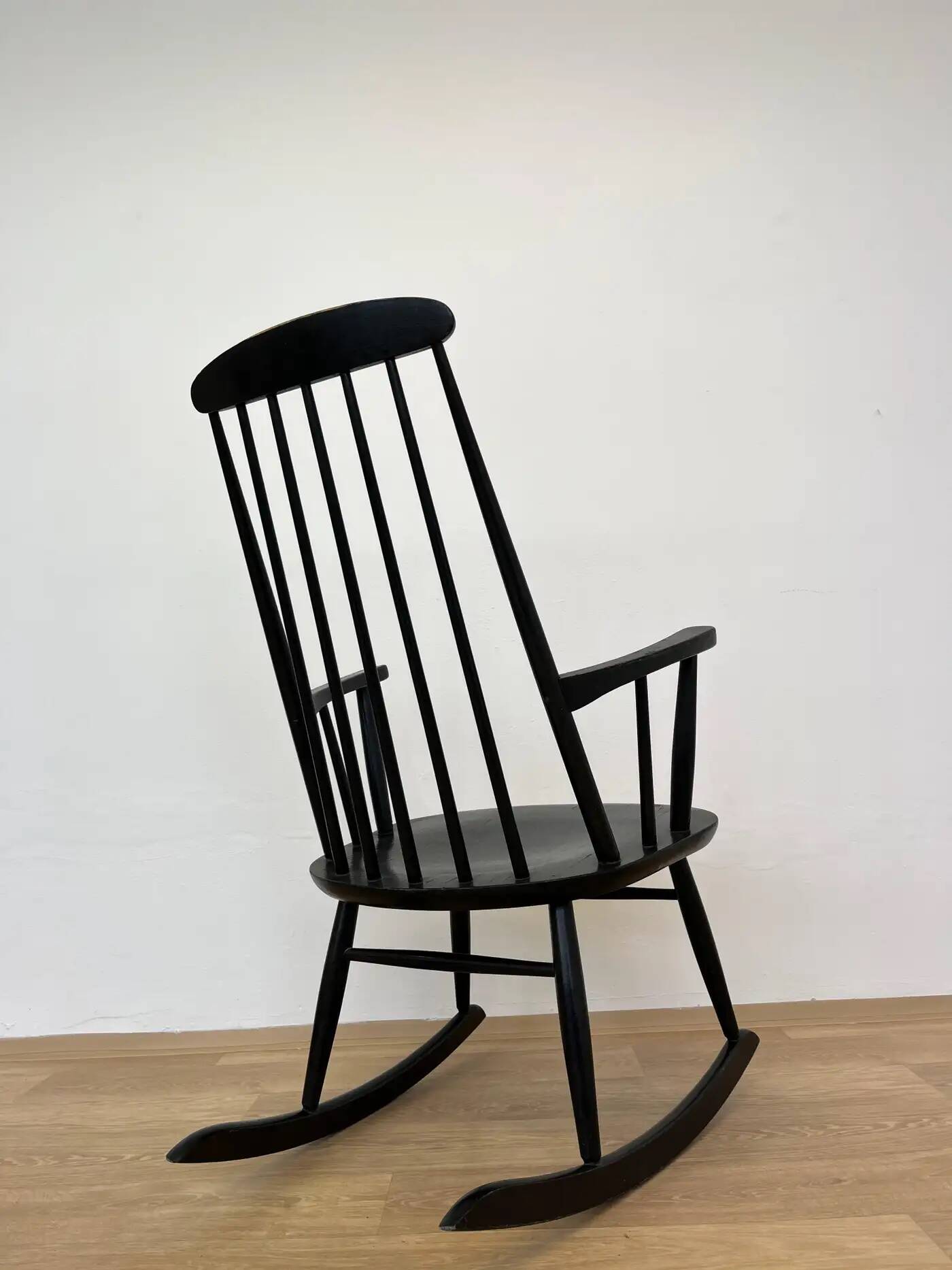 Midcentury rocking chair designed by Ilmari Tapiovaara, Finland, 1960s