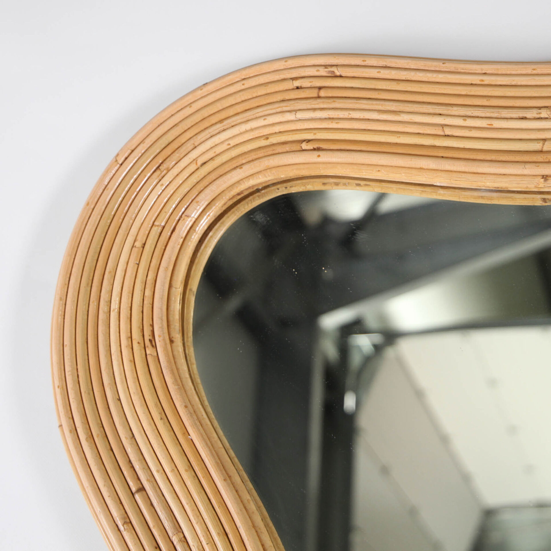 Large "waves" rattan mirror