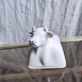 Cow-shaped butter dish