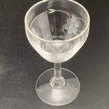 Aperitif glasses with chiseled flower patterns