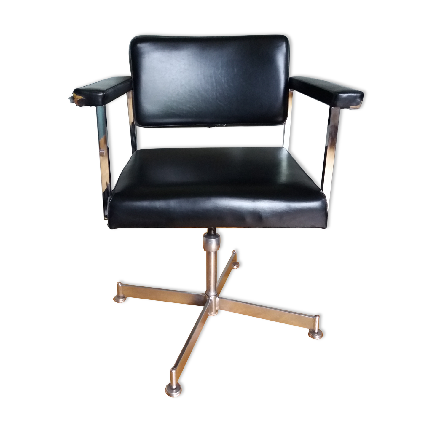 Swivel office chair Strafor with chrome metal and black faux leather.