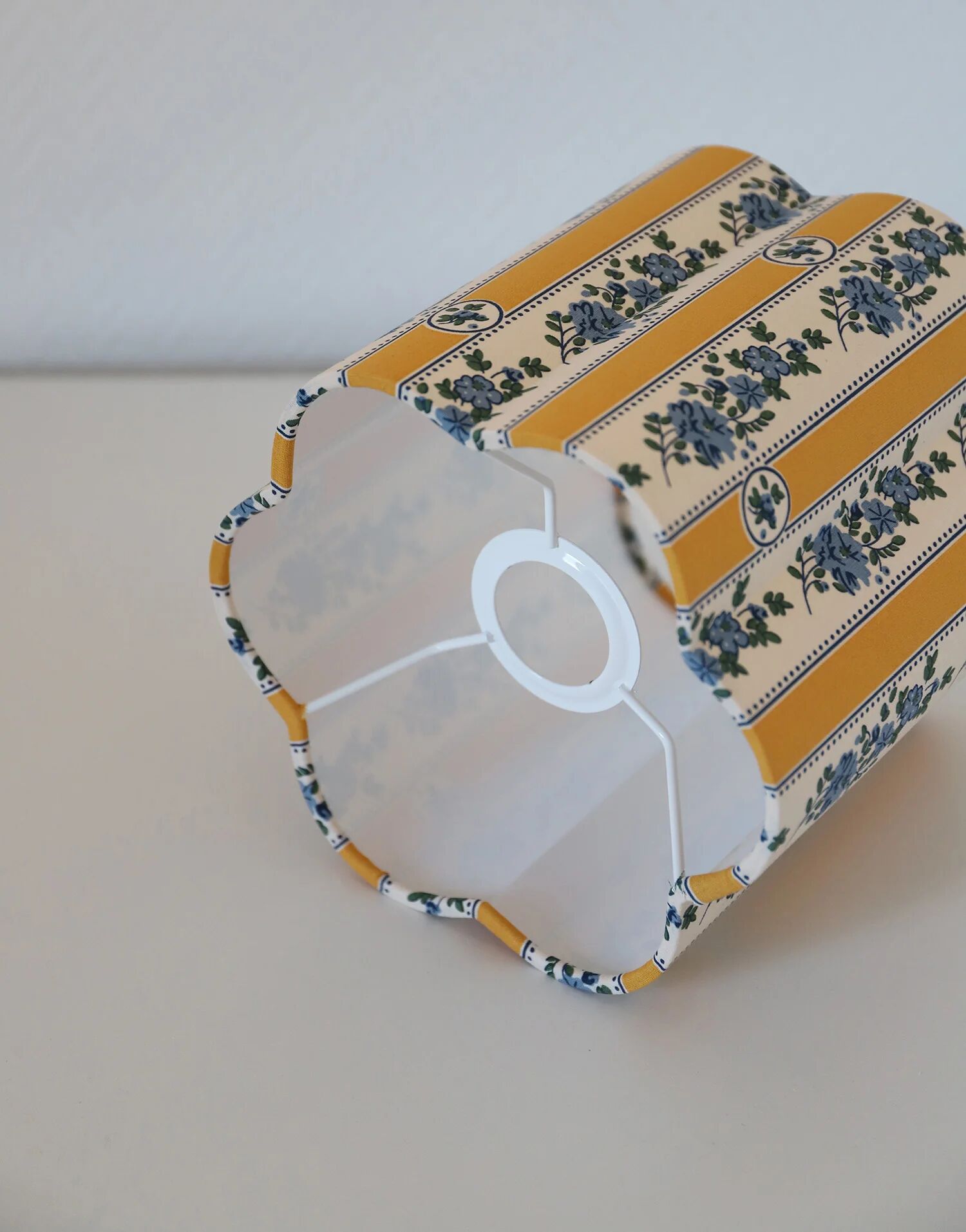 Abat-jour forme fleur Flora "sobremonte jaune"