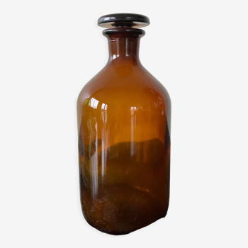 Apothecary bottle