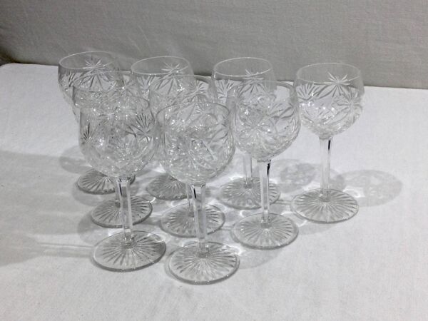 Baccarat – 9 verres à vin blanc En Cristal De Baccarat