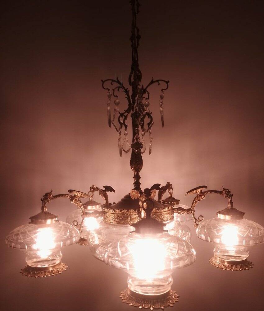 Large Gothic brass chandelier with 6 lights, 1940s.