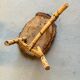 Table basse brutaliste bois et rotin
