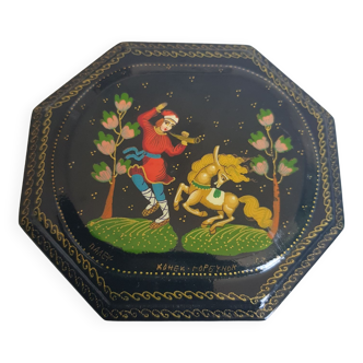 Boite russe laquée Palekh "Le petit cheval bossu" hexagonale