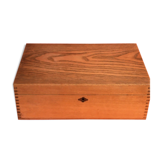 Light oak wooden box