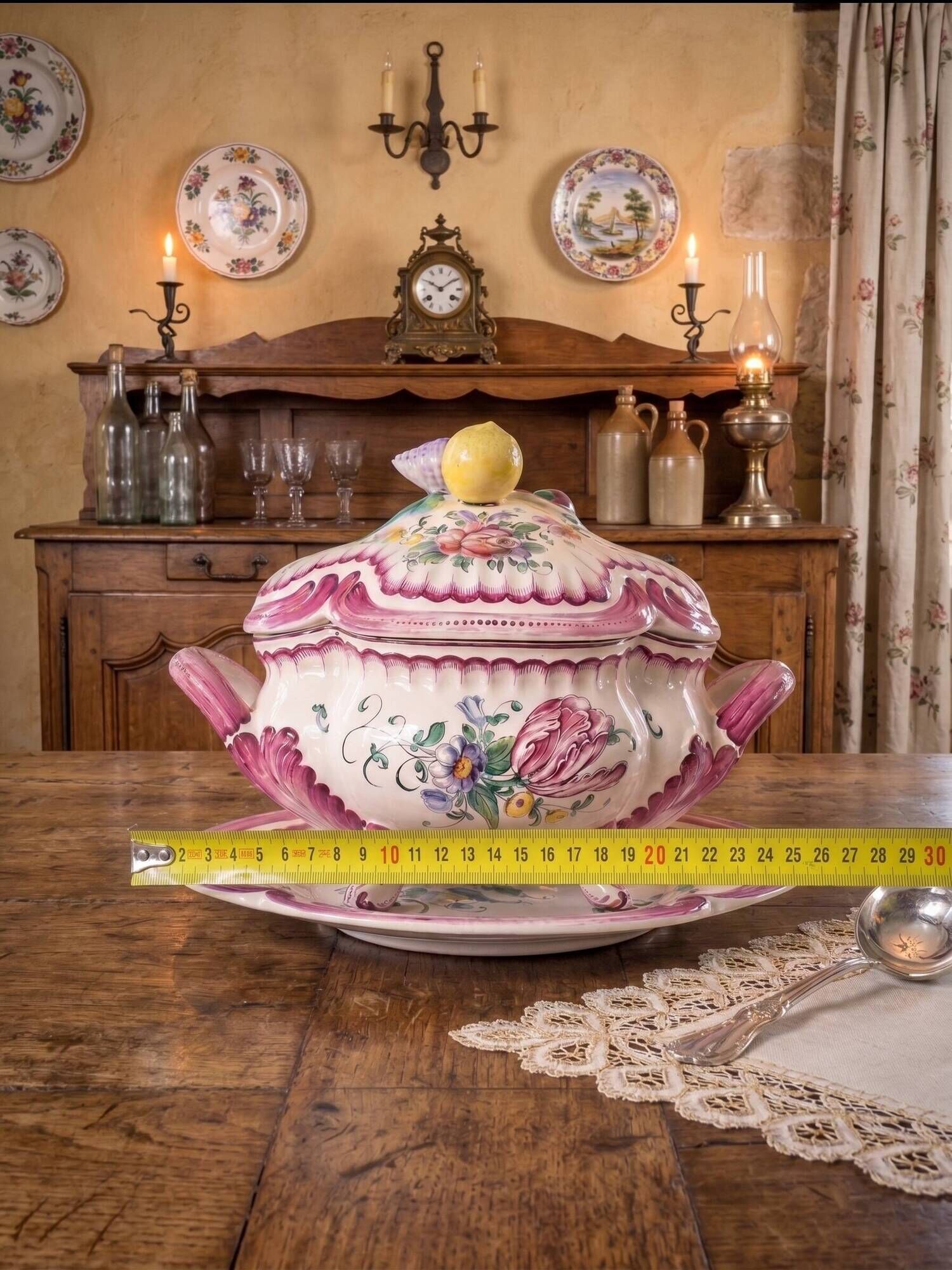 Soup tureen in earthenware