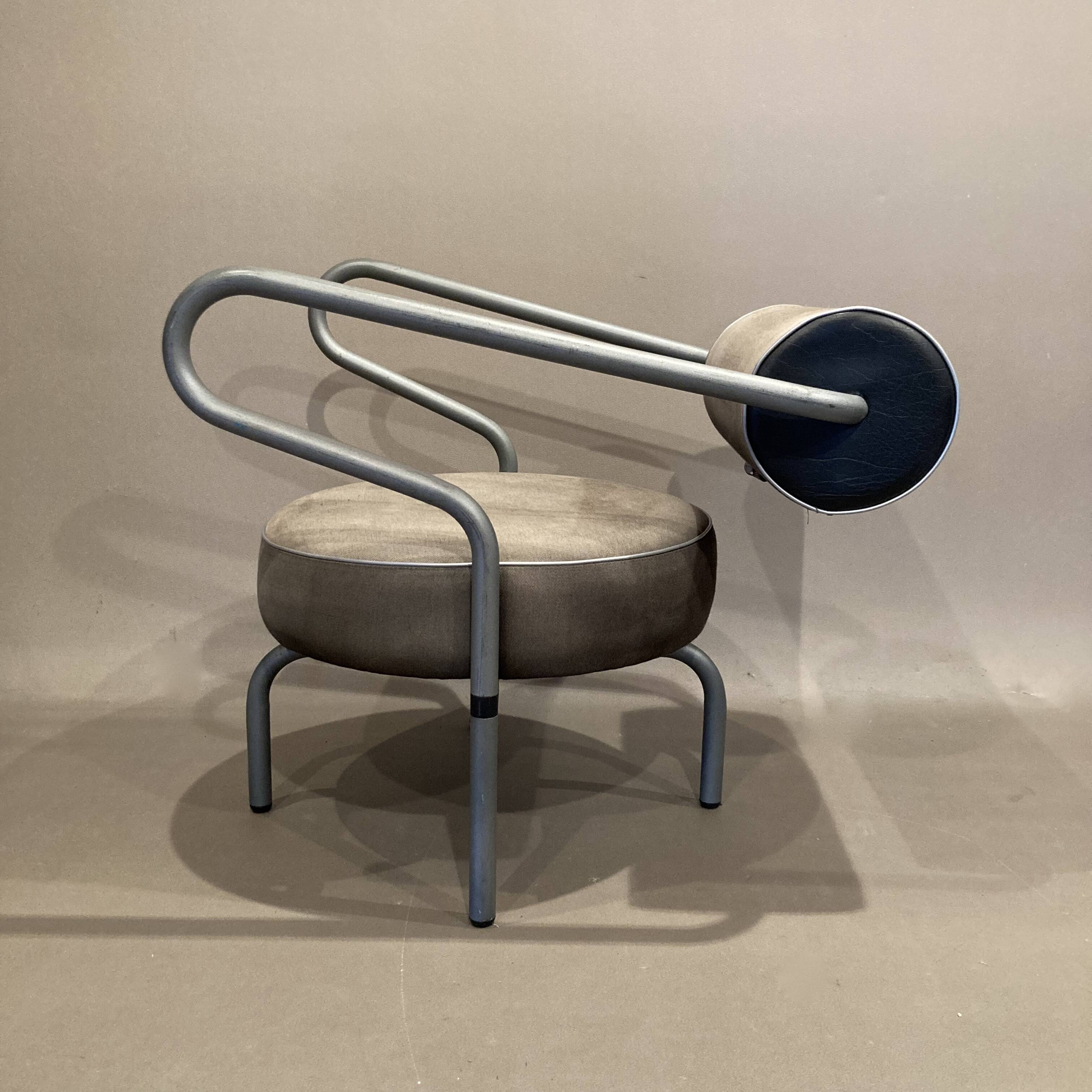 Pair of designer armchairs "the natural choice".